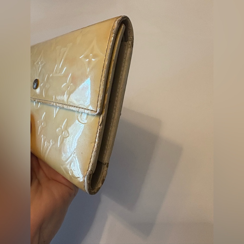 Louis Vuitton‎ Beige International Women's Wallet - Picture 2 of 16